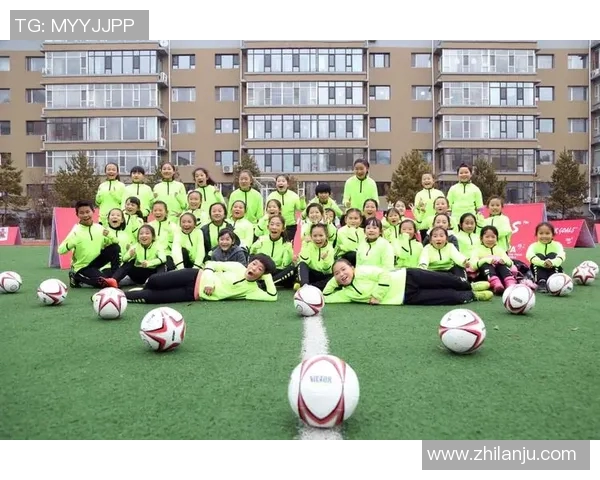 足球明星背影与多个女生的温馨瞬间展现青春活力与梦想追逐